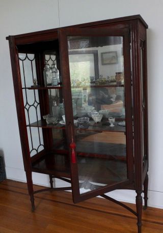 Heirloom Furniture China Cabinet Glass and Wood Apartment - size 5