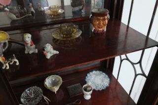 Heirloom Furniture China Cabinet Glass and Wood Apartment - size 9