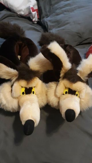 Looney Tunes Wile E Coyote Fuzzy Slippers Wb Studio Store Exclusive Vintage