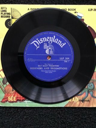 Walt Disney - Bedknobs And Broomsticks 7” Vinyl Record & 24 Page Book LLP - 364 3