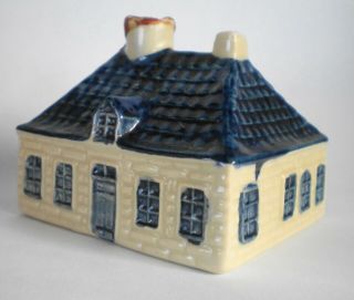 Rynbende Delft Blue Miniature Farmhouse 6