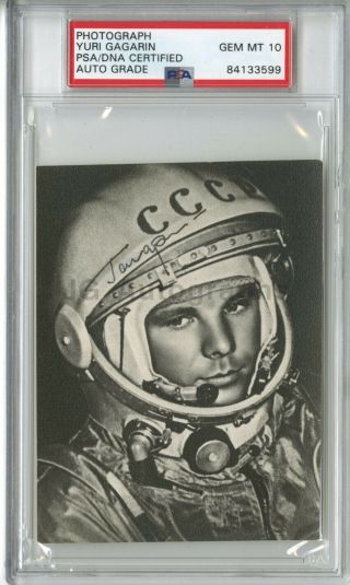 Yuri Gagarin Cosmonaut Psa Slabbed Gem 10 Autographed Photo In Spacesuit