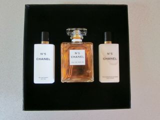 Chanel No 5 GIFT BOX OF 3.  4 fl oz of EAU DE PARFUM,  BATH GEL,  BODY LOTION 2