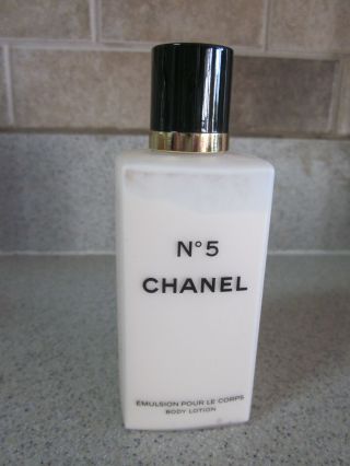 Chanel No 5 GIFT BOX OF 3.  4 fl oz of EAU DE PARFUM,  BATH GEL,  BODY LOTION 5