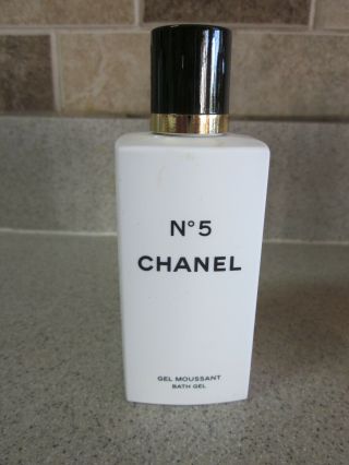 Chanel No 5 GIFT BOX OF 3.  4 fl oz of EAU DE PARFUM,  BATH GEL,  BODY LOTION 7