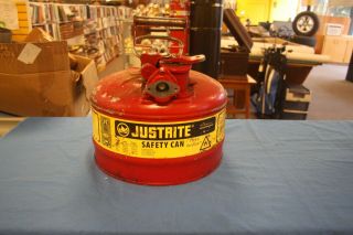 Vtg Justrite Metal Gas Can Red Tank 2.  5 Gallon 9.  5 Liters
