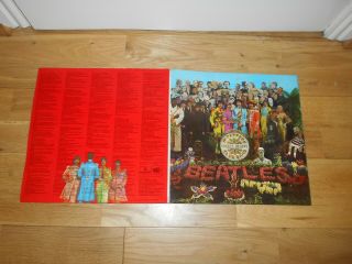 THE BEATLES SGT PEPPERS LONELY HEARTS CLUB BAND VINYL ALBUM PARLOPHONE EMI VGC 4