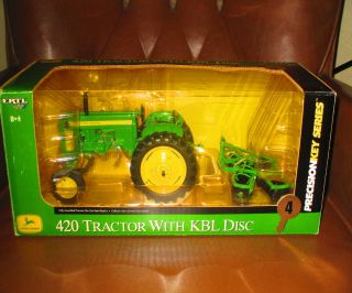 Nib Ertl John Deere 1/16 Scale; 420 Tractor With Kbl Disc - Precision Key