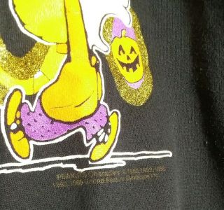 RARE Vintage Big Print The Peanuts Gang Snoopy Crewneck Sweatshirt Halloween. 3