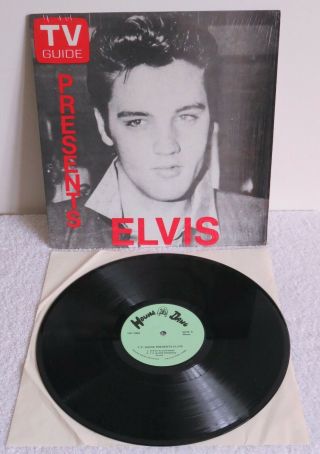 ' TV GUIDE - PRESENTS ELVIS ' bootleg Vinyl Interview LP.  Hound Dawg Records. 3