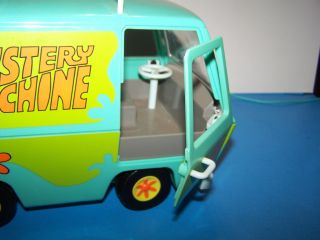 2000 Cartoon Network Scooby Doo Remote Control Mystery Machine with batteries 2
