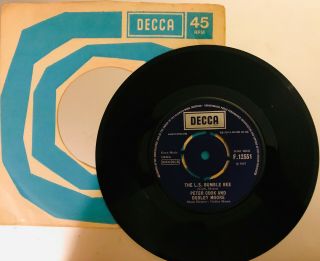 Peter Cook And Dudley Moore - The L.  S.  Bumble Bee 1967 Uk 45 - Decca