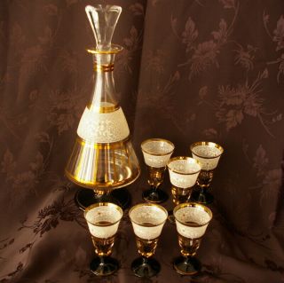 Decanter With 6 Small Glasses Glass Vintage Gold Trim Flowers Wine Sherry 176
