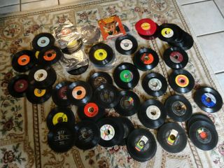 220,  Vinyl Records 45rpm Var.  Artists Eagles,  Abba,  Elvis,  Carpenters,  Tom Jones,