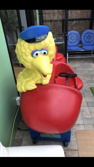 Sesame Street Big Bird Kiddie Ride Arcade Amusement Coin Operated.  100