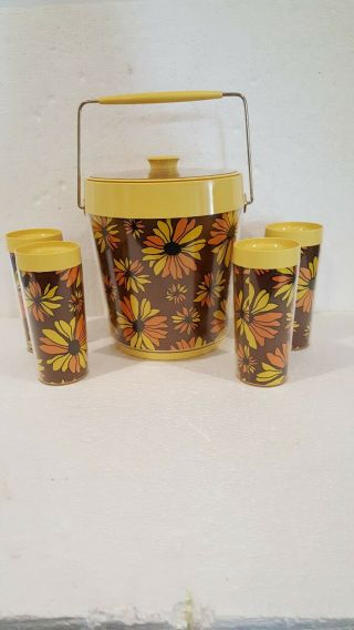 Vintage Retro Daisy West Bend Thermo - Serv Ice Bucket,  4 Matching 12 Oz Tumblers