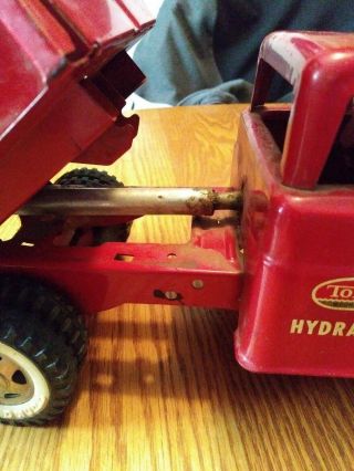 Vintage Red Tonka Hydraulic Dump Truck 8