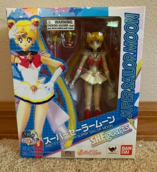 Bandai S.  H.  Figuarts Pretty Guardian Sailor Moon Action Figure