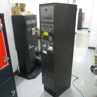 ROWE CHANGER BC - 1200 / $1 - $5 - $10 - $20 BILL READY 3