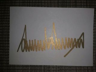 Donald Trump Autograph In Gold On 3x5 Card