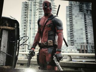 Ryan Reynolds Signed Autograph 11x14 Photo Deadpool Photo In Person Fox D2