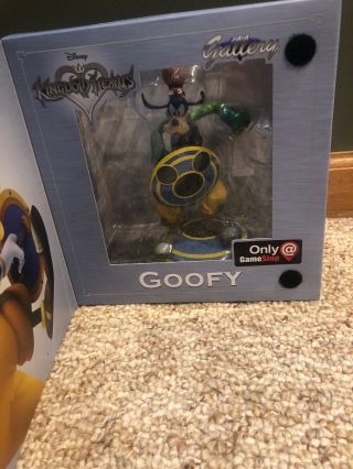 Disney Kingdom Hearts Gallery Gamestop Exclusive Goofy Statue Diamond Select 2