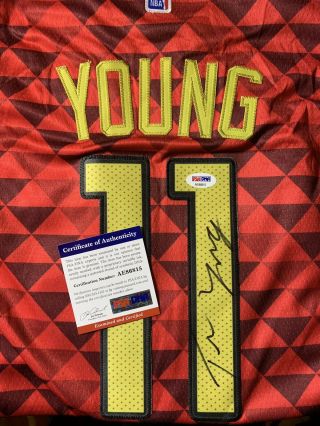 Trae Young Signed Atlanta Hawks Jersey Autographed Large W/.  Nba Roy Hot