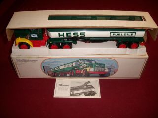 1984 HESS TOY TRUCK bank. 4