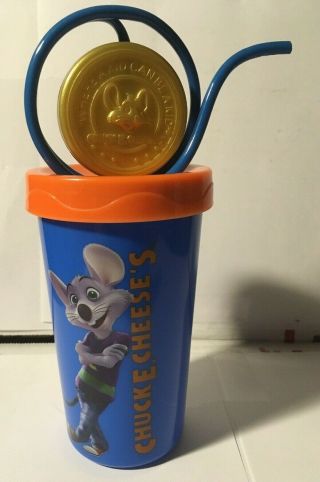 2012 Chuck E Cheese Spinning Token Suvioneer Straw Plastic Cup