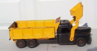 Vintage Structo Hydraulic Load & Dump Truck - Steel 6 Wheel Black Yellow 21 "