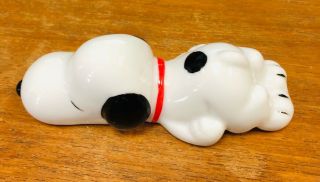 Vintage 1958 - 1966 Snoopy Ceramic Porcelain United Feature Figure Laying Down