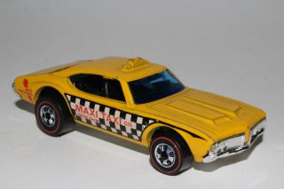 Hot Wheels Redline Maxi Taxi Olds 442,