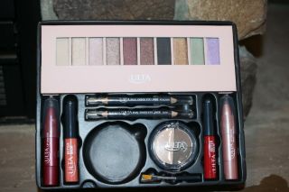 Ulta Make - Up Kit 10 Eyeshadows 2 Lip Colors 2 Lip Crayons 2 Eyeliners,  4 Brushes