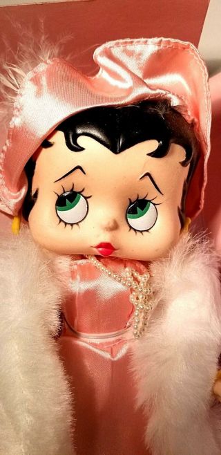 Betty Boop Collectible Fashion Doll W/ Stand.  " Mae West.  " Turnable Head & Waist