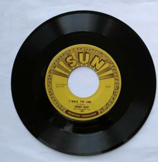 Johnny Cash 45 - I Walk the Line / Get Rhythm - SUN 241 Strong VG 5