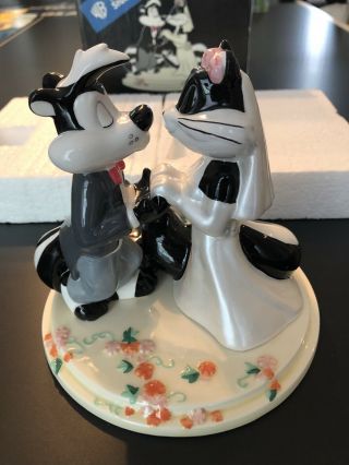 Pepe Le Pew And Penelope Wedding/anniversary Cake Topper Warner Bros.  1999