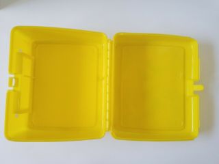 Vintage 1996 Chuck E.  Cheese Lunch Box Plastic Helen Yellow 4