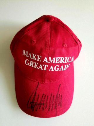 President Donald J.  Trump Signed Make America Great Again Hat W/jsa Loa Maga