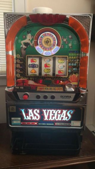 Olympia Pachislo Slot Machine Takes Quarters