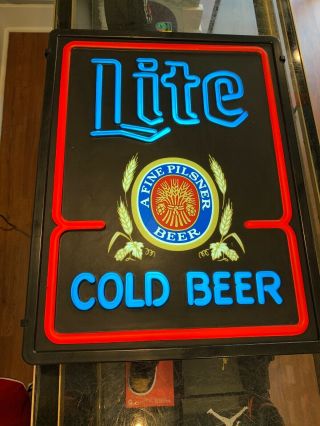 Vintage Miller Lite Fine Pilsner Beer Bar Light Sign 19 3/4 By 15 Inches
