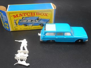 Vintage Lesney Matchbox 42 Studebaker Station Wagon Man Dog Box Toy Car