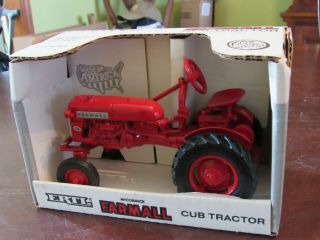 Ertl 1/16 Scale 1959 - 1963 Mccormick Farmall Cub Tractor - Nib