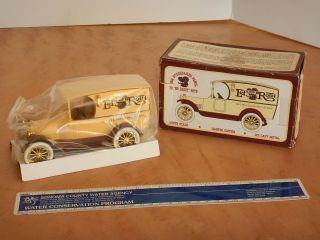 1:25 Ed " Big Daddy Roth " Eastwood Automobilia 1916 Studebaker Panel Truck Nos
