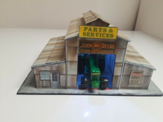 Ho Scale John Deere Repair Shop,  Interior,  Lighted With Collector Jd Tractor