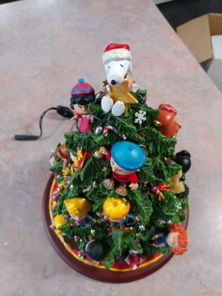 Danbury Lighted The Peanuts Christmas Tree Ornament Display