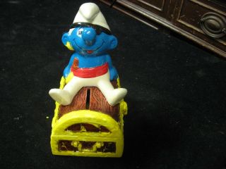 Vintage 1982 W.  Berrie Pirate Smurf On Treasure Chest Bank Smurfs