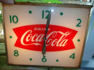 COCA - COLA CLOCK CIRCA 1960 ' s GREAT LITES UP DOMED GLASS LENS MISSING 2