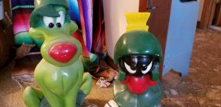 Marvin The Martian And Dog 20 And 16 Inch Statues