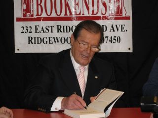 ROGER MOORE SIGNED BOOK MY WORD IS MY BOND JAMES BOND 007 HARDCOVER 1/1 8