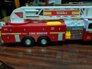 Tonka 328 Fire Rescue Bucket Truck W/ Noise & Flashing Lights 31 " L